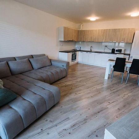 Miracle Apartamento Bratislava Exterior foto